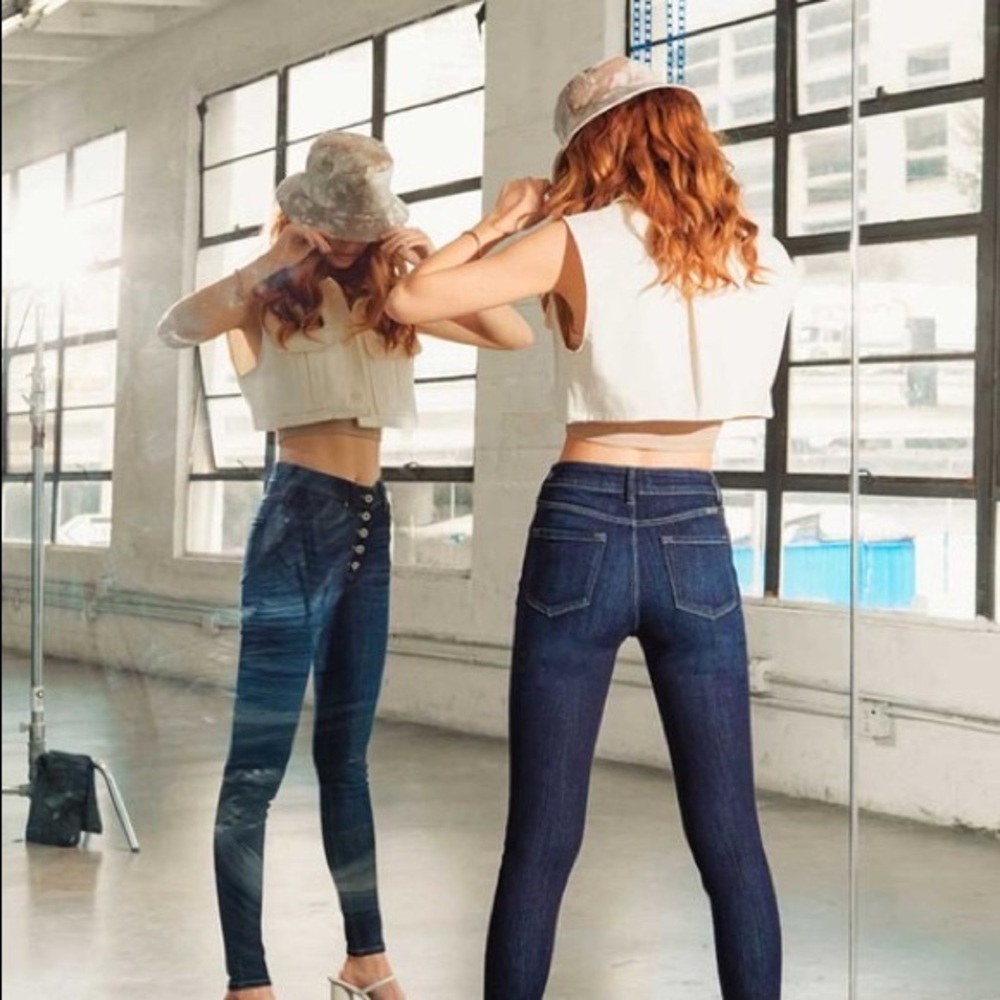 High Rise Curvy Fit Jeans - Picture 7 of 7